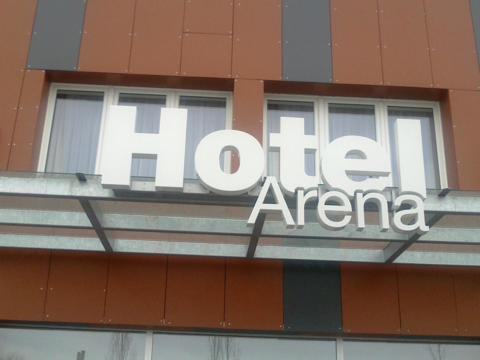 Hotel Arena Хомутов Екстериор снимка