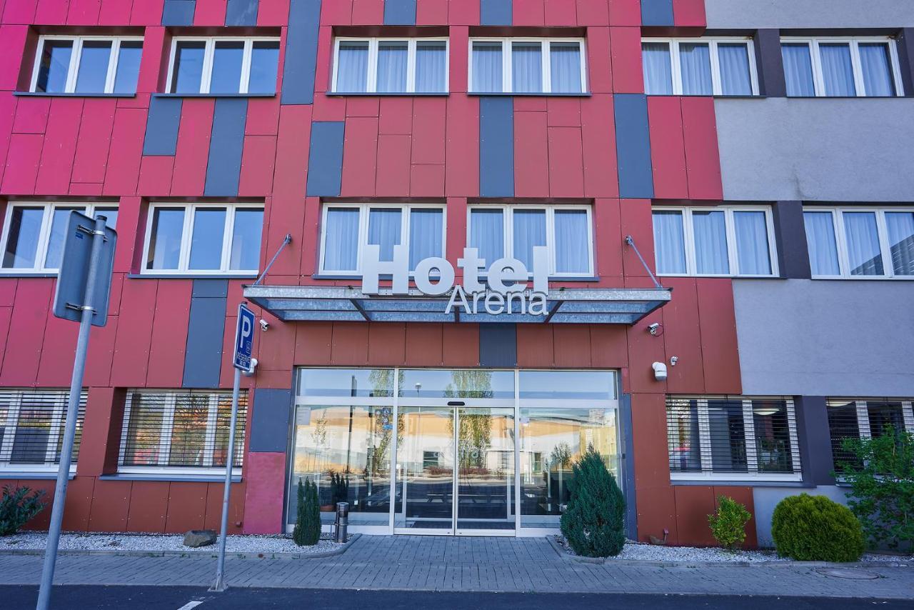 Hotel Arena Хомутов Екстериор снимка